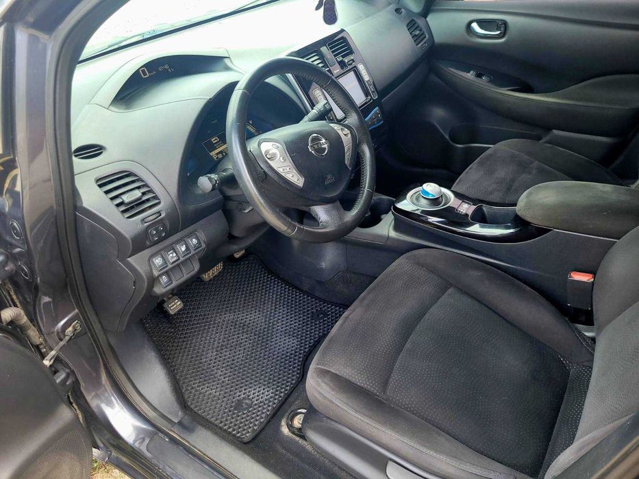 Nissan Leaf 2013 145км цена до конца недели