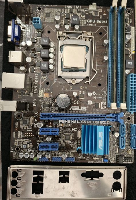 Motherboard asus P8H61-M LX3 PLUS R2.0 e processador I7 3770 com 8 g d