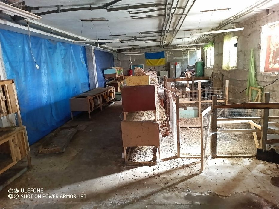 Виробничі приміщення, готель, ресторан, склад