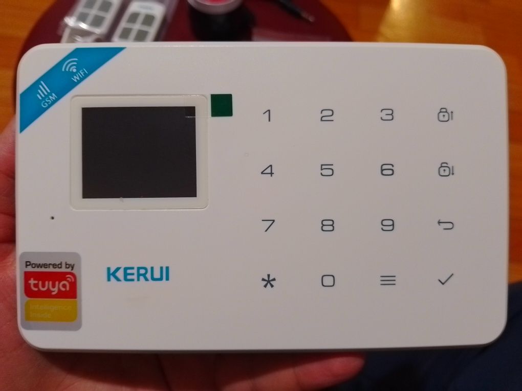 GSM / WIFI Сигналізація KERUI W181