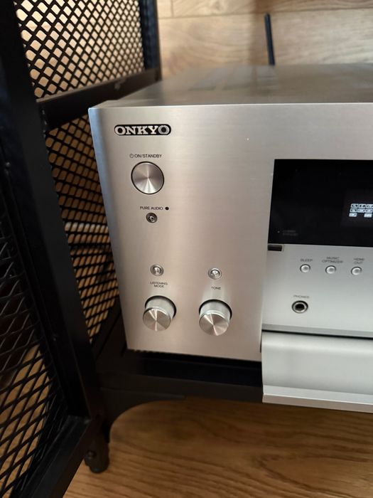 Potężny Onkyo RZ820