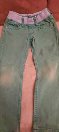 Spodnie wciagane zielone rozmiar 110