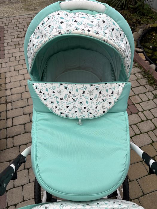 Дитячий візочок в гарносу стані