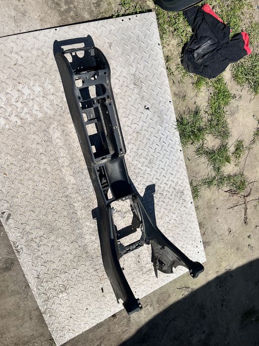 Kompletny tunel 2 DIN Audi A6 C5, kieszeń, ramka