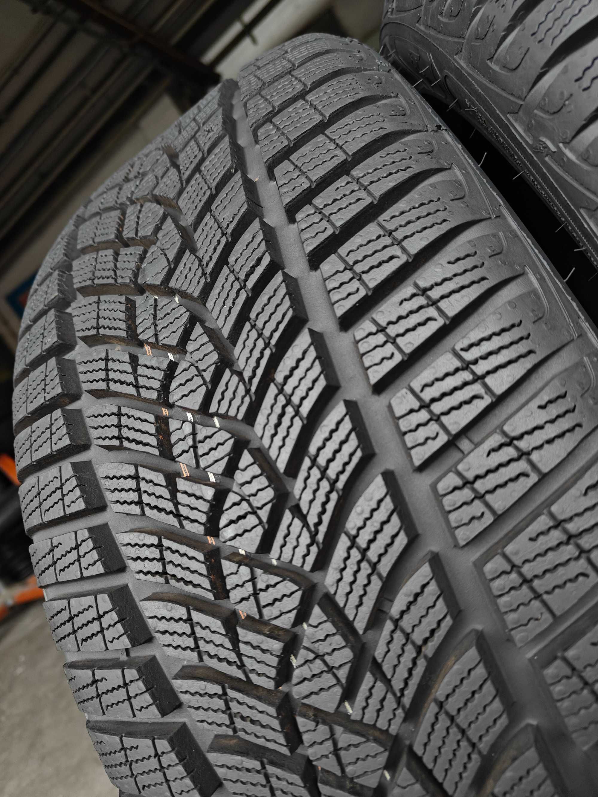 R18 235 45 шини зимові Goodyear Ultra Grip Performance+ made Germany