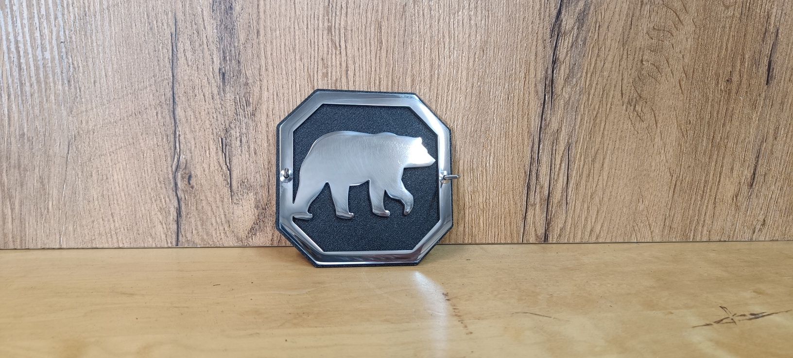 Niedźwiedź na grill Ursus c380 lub 1224 finn de luxe 912 logo emblemat