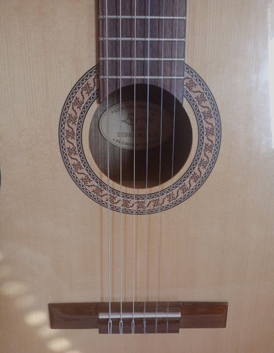 Gitara klasyczna z akcesoriami zapraszam