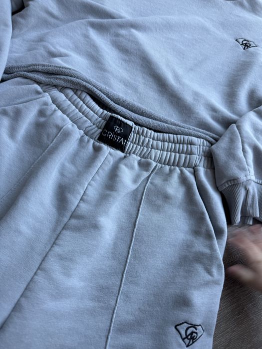 Спортиврий костюм жіночий