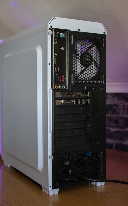 PC Desktop - i5-7600K // GTX 1070 // 16GB RAM