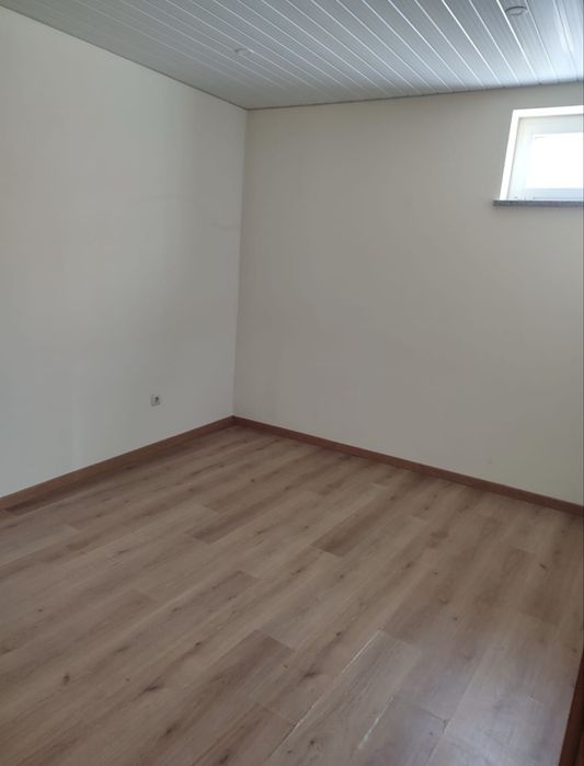 Alugo T2 sem mobília