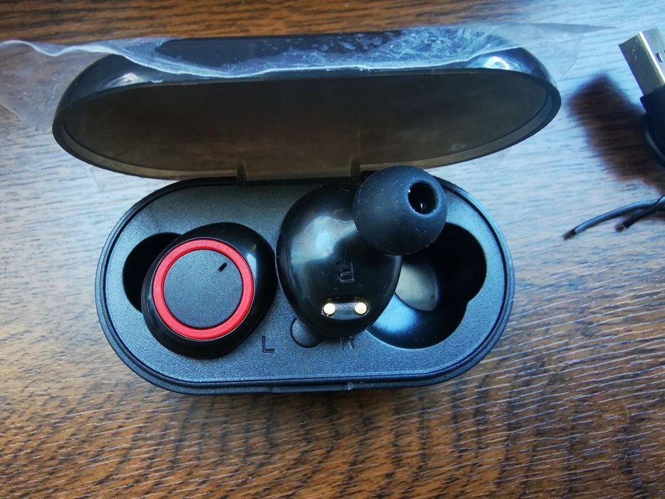 Безпровідні Bluetooth гарнітуру (навушники вкладиші)