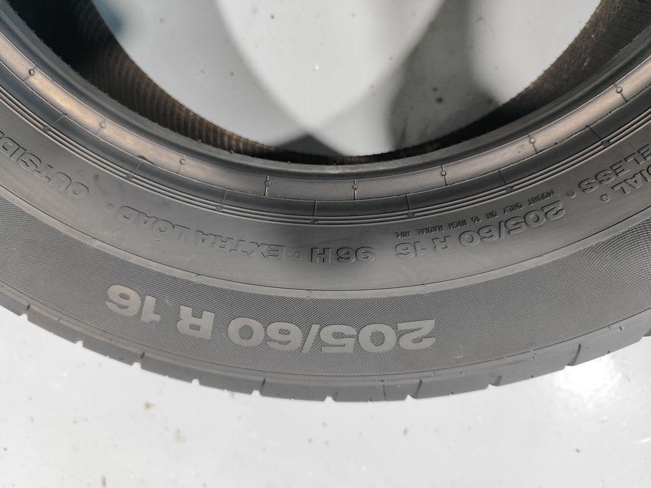 2 pneus semi novos continental 205-60R16 - Oferta da entrega