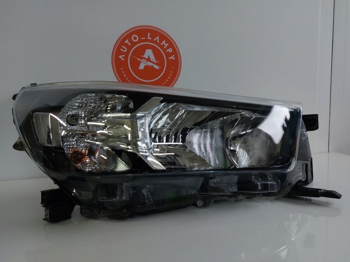 Lampa przednia prawa Toyota Hilux 8 zwykła Europa