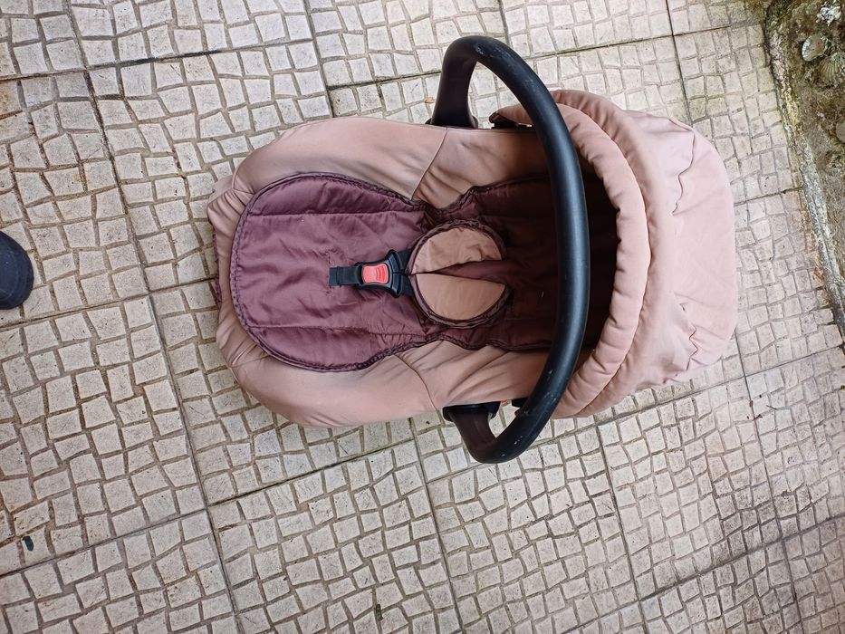 Ovo de bebé. Em bom estado.