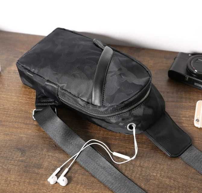 Чоловіча мужская кожаная брендовая сумка бананка на груди армійська