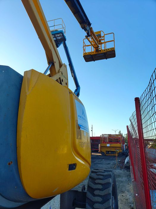 Plataforma Elevatória Articulada Diesel 16 mts