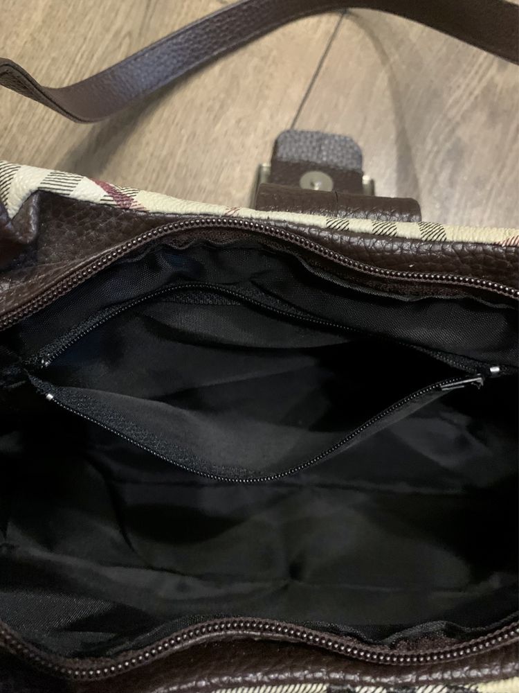 Сумка винтажная базовая модель в стиле Burberry