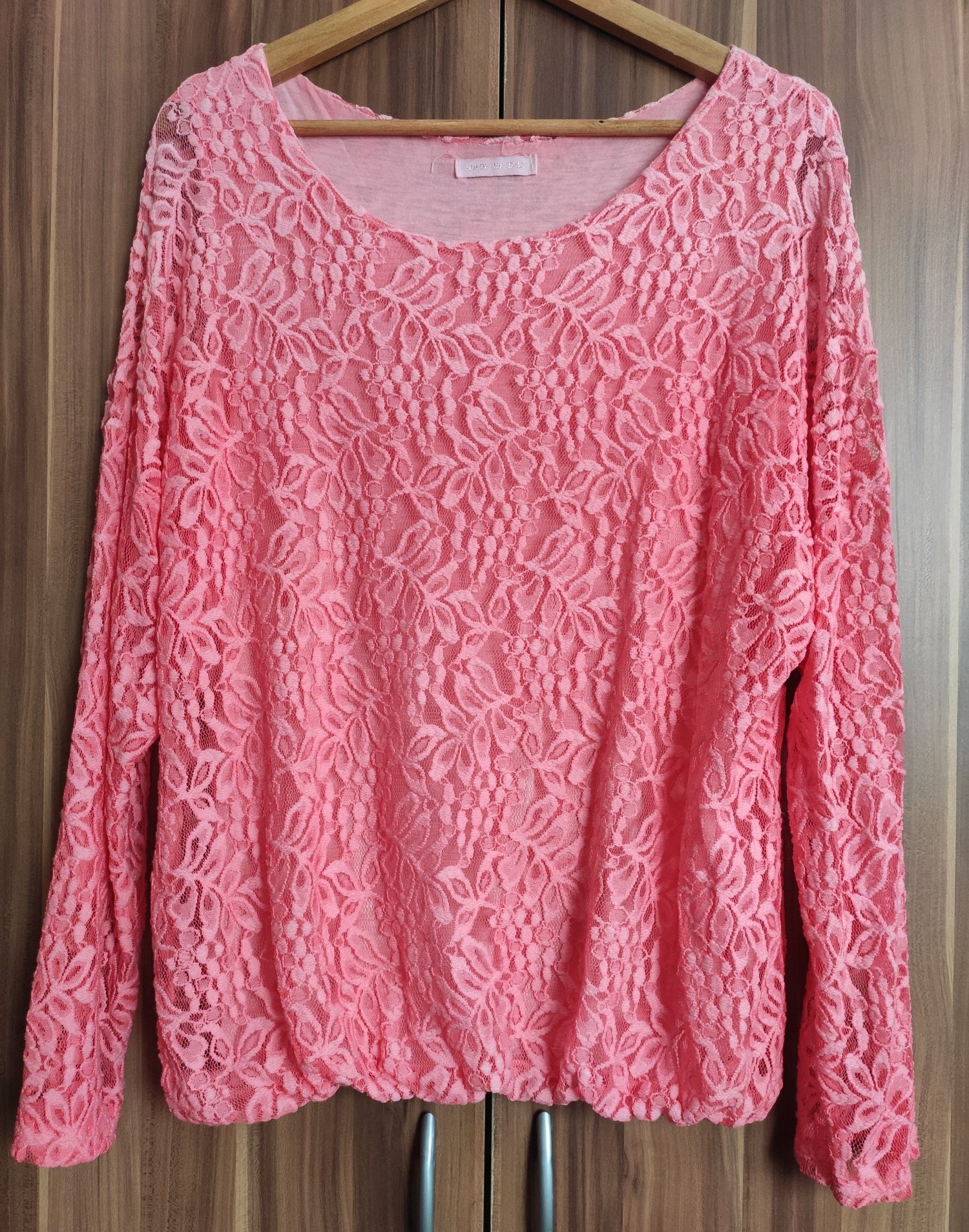 Ładna bluzka koronkowa oversize