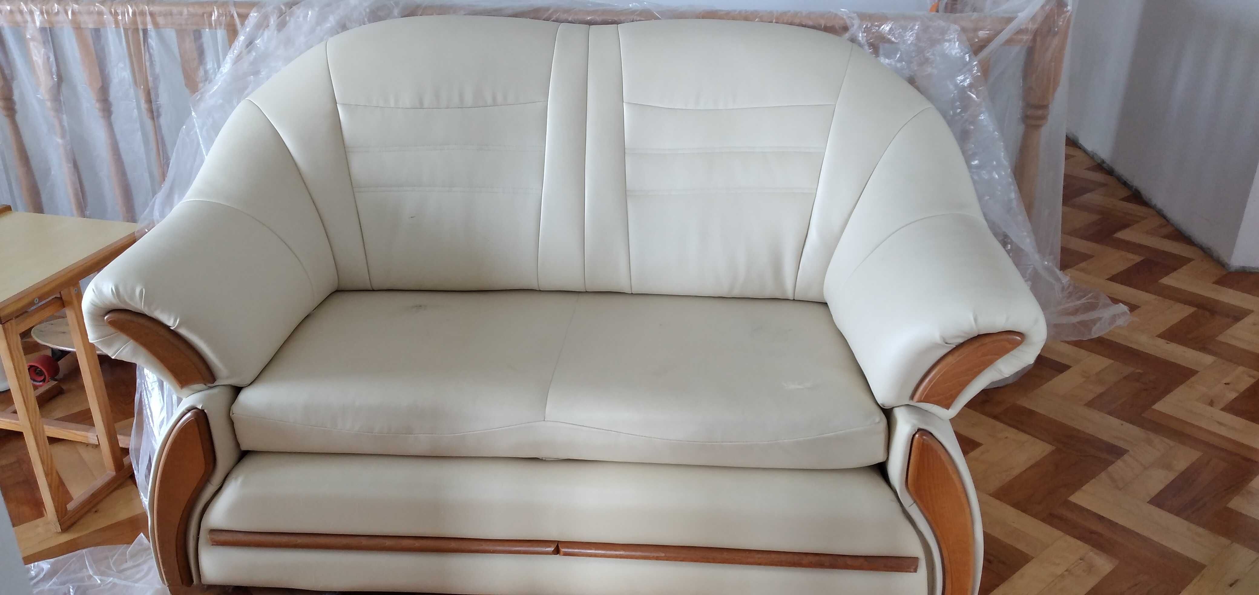 wypoczynek  kanapa i fotel używany z ekologicznej skry