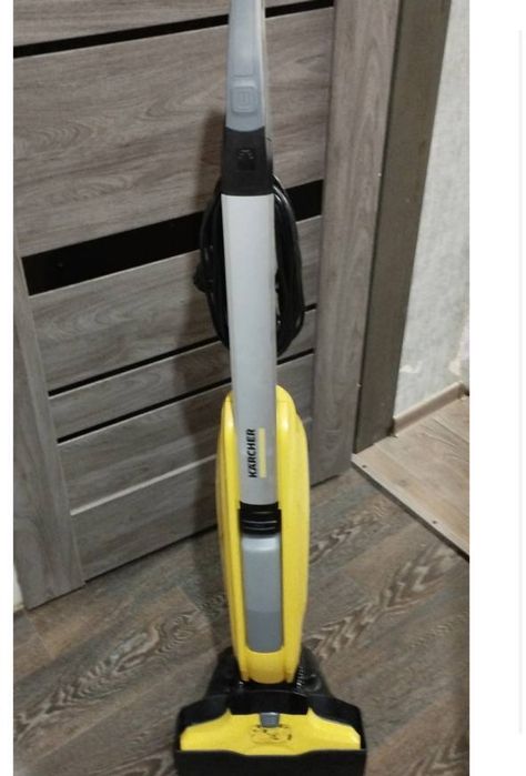 Миючий пилосос / Пилосос безмішковий Karcher FC 5 (1.055-400.0)