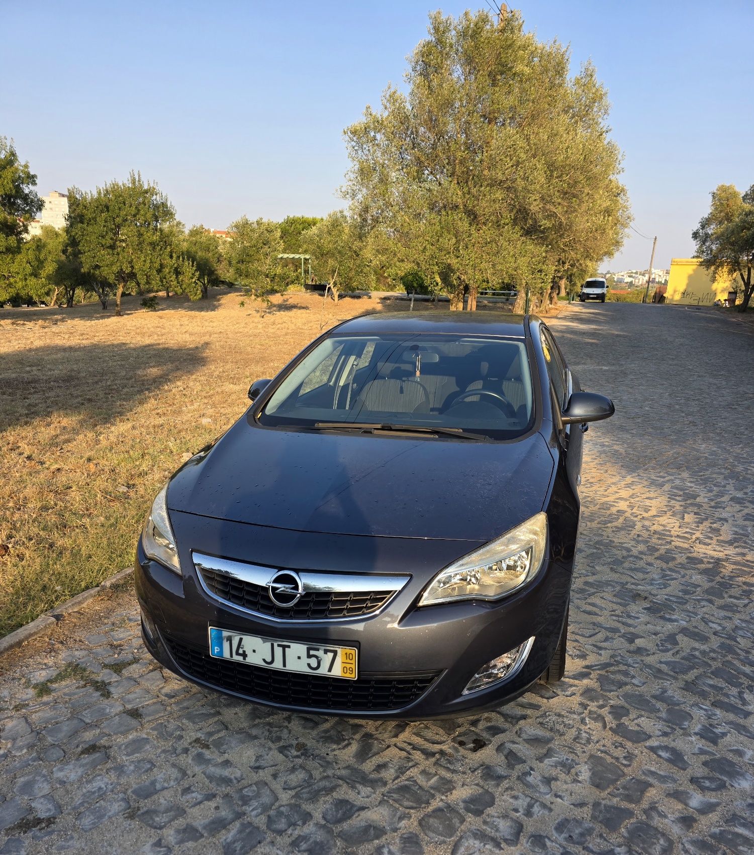 Opel Astra J 1.4 100 CV • 2010 • 98.000 km • Excelente estado — 5.800