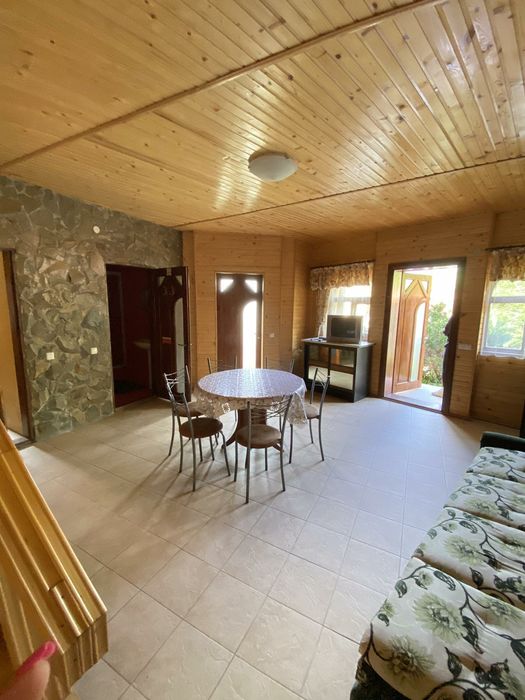 Будиночоки з басейном  та сауною