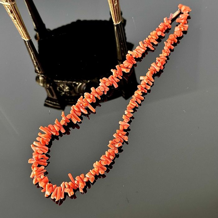 Naszyjnik z naturalnych czerwonych Korali, wykonane około 1920 roku