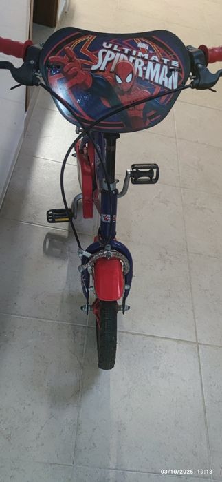 Bicicleta criança homem aranha