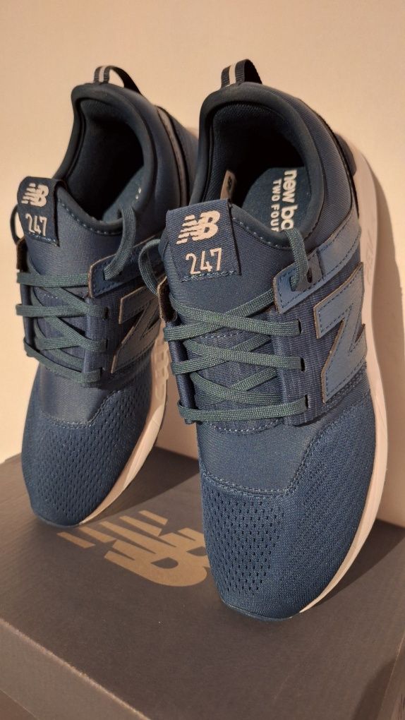 Buty sportowe New Balance modny kolor  rozmiar 40.5 / wkładka 26 cm