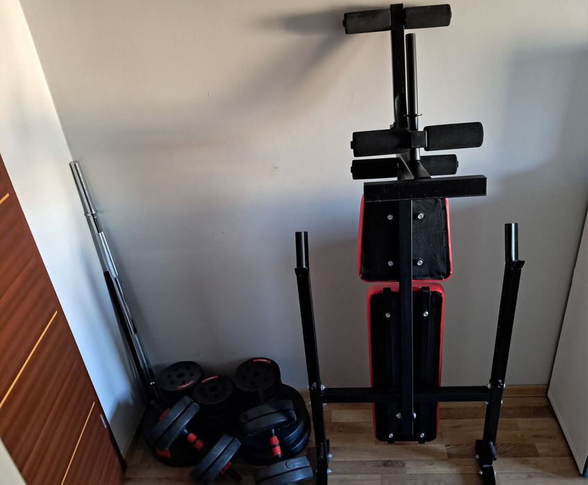 Ławka do ćwiczeń w zestawie z obciążeniem