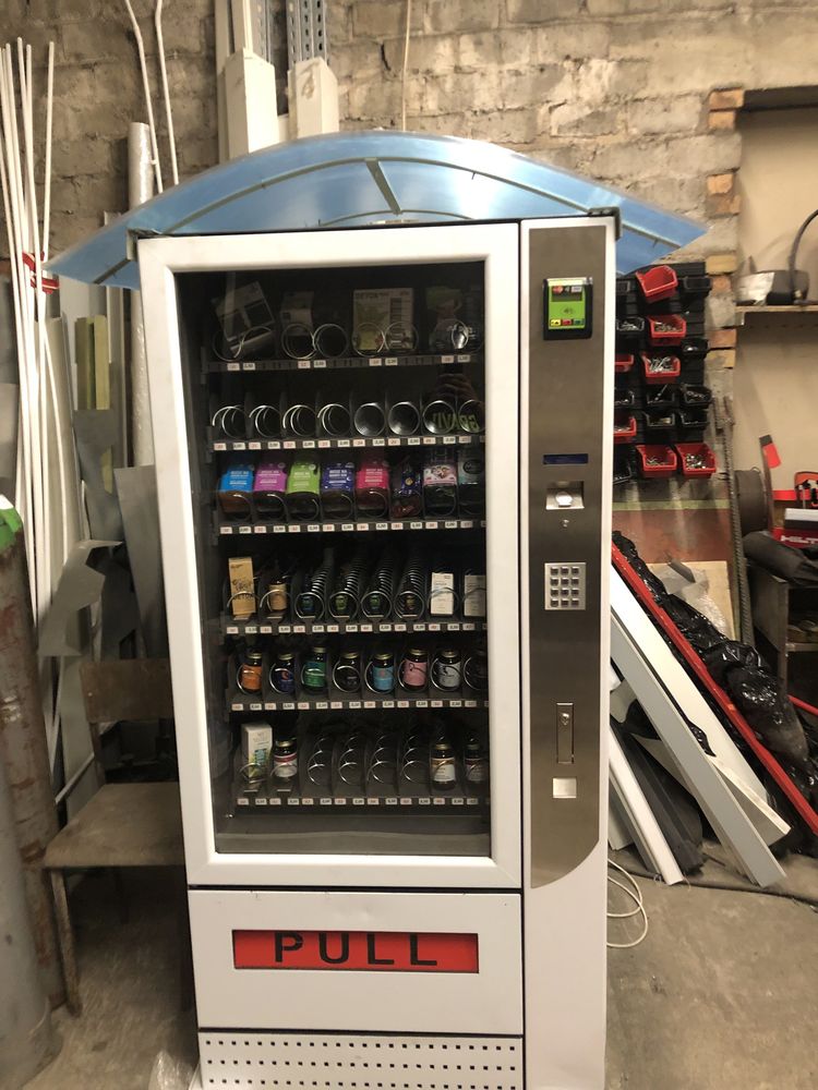 Nowoczesna maszyna vendingowa Solid 8