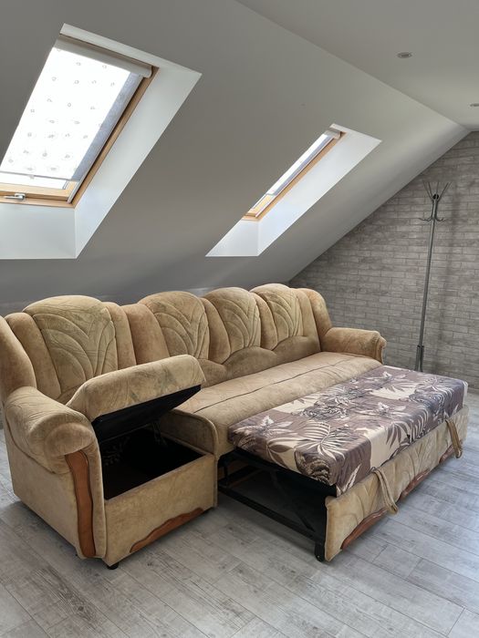 Диван розкладний зі спальним місцем