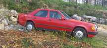 Vendo Mercedes 200D às peças