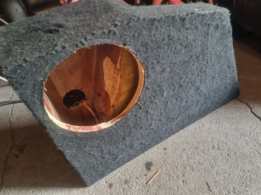 Skrzynia w boczek Golf 4 IV vw tuba subwoofer głośnik volkswagen bok