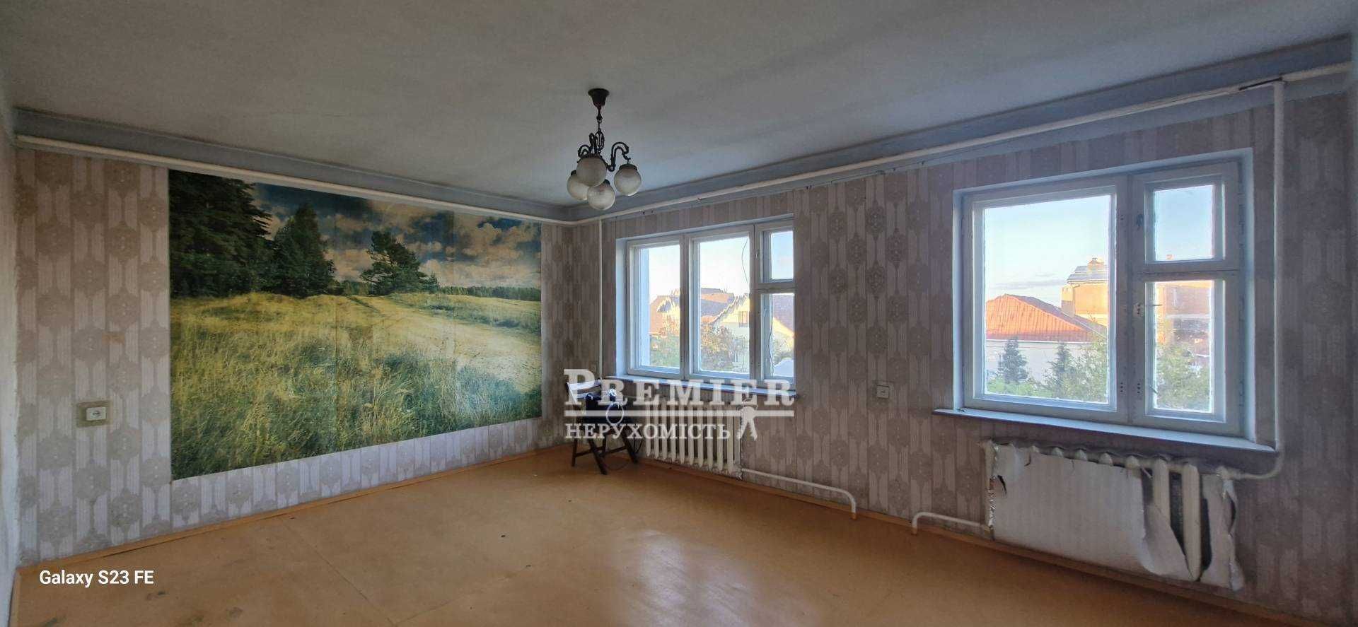 У продажу 2 поверх. будинок в центрі с. Молодіжне.