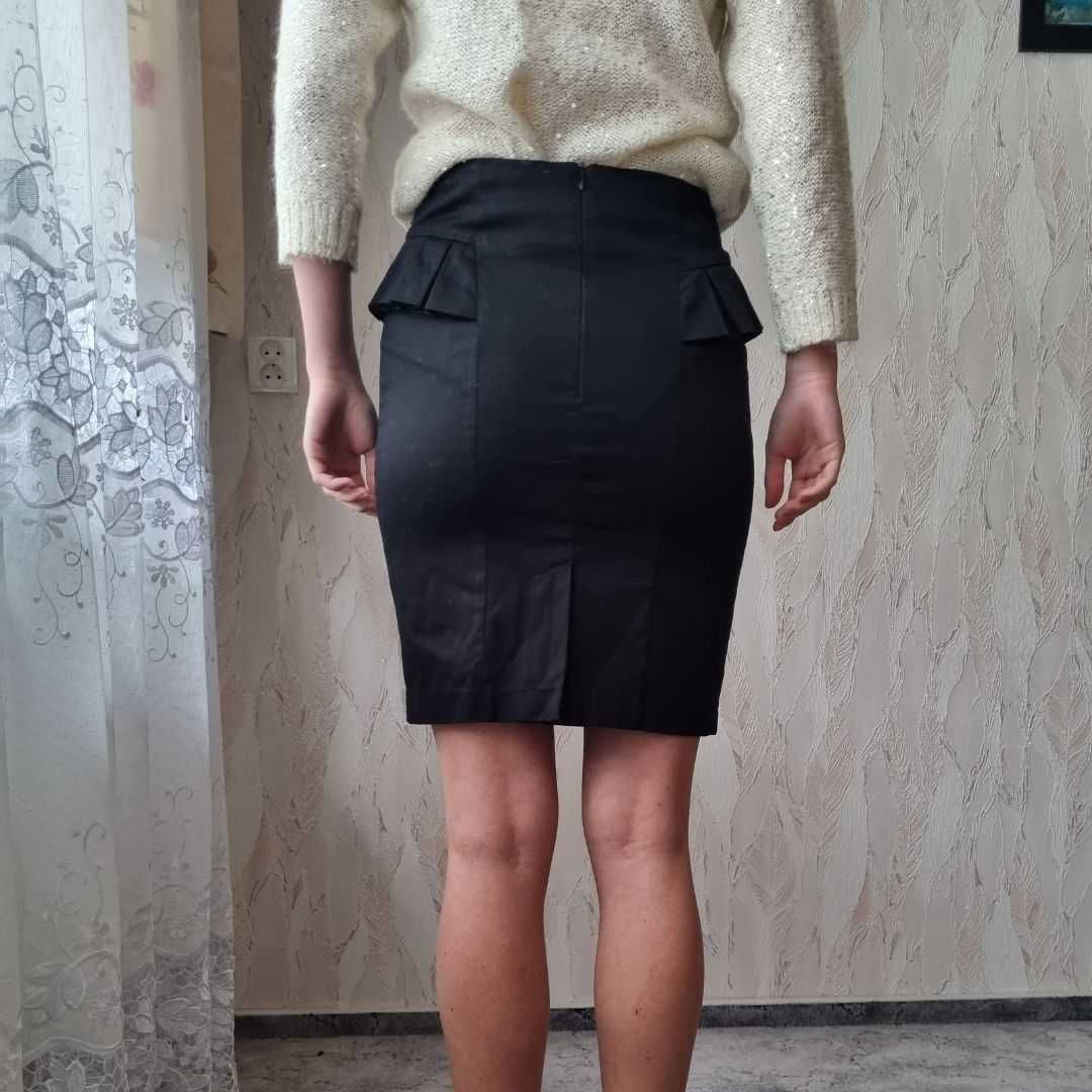Elegancka czarna spódnica MOHITO r. 34