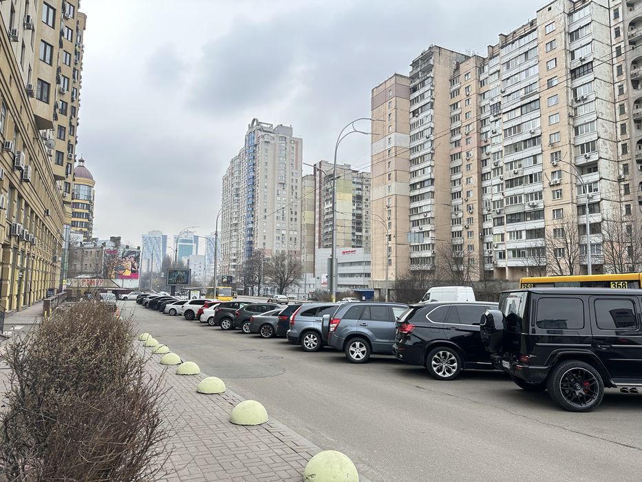 Дмитрівська 75, нежитлове приміщення під будь який вид діяльності