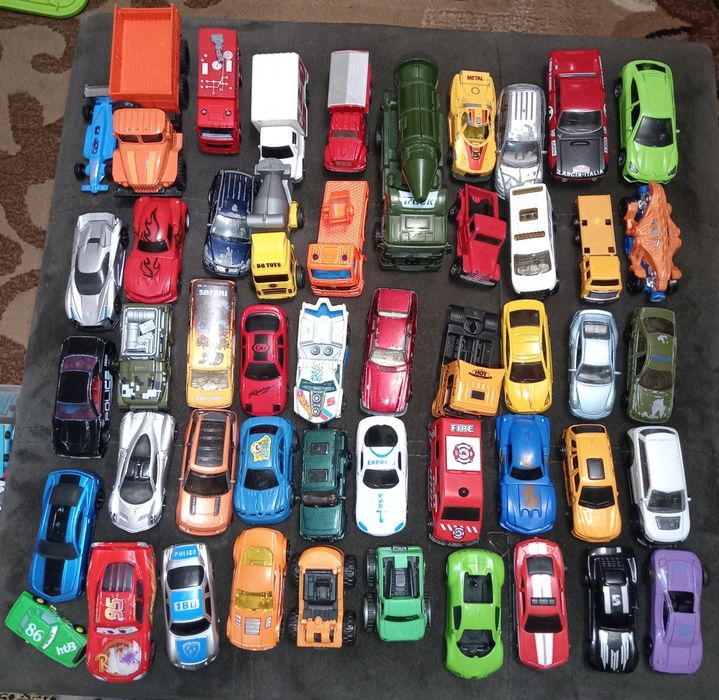 Терміново! Іграшки, машинки, модельки. Безкоштовно або за донат!!!