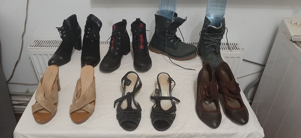 Взутя жіноче БУ Лабутени сандалі туфлі БУ