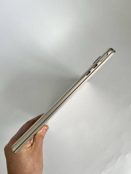 MacBook air 13 M2 2022 16ram 256gb як новий,батарея 100%