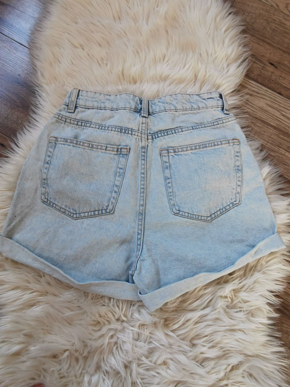 Spodenki jeansowe 38