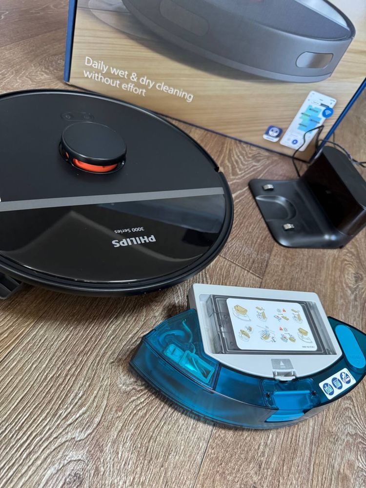 Продам робот-пилосос миючий Philips XU3000/01.