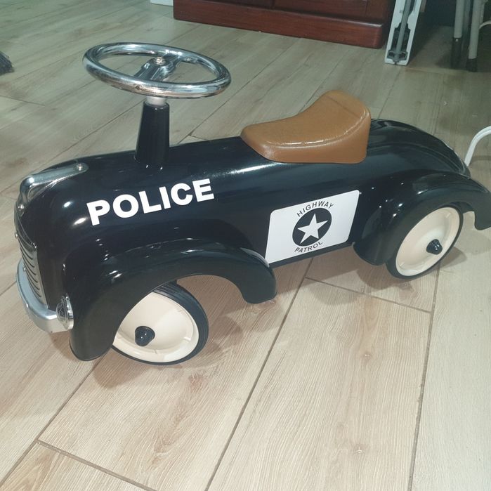 Carrinho da marca baghera como novo