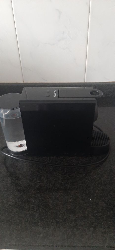 Maquina café Krups Nespresso XN110