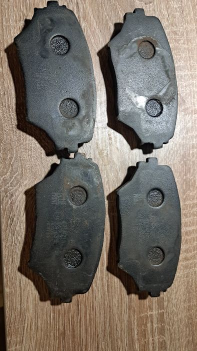 Гальмівні колодки на Toyota Rav 4: BLUE PRINT ADT342120