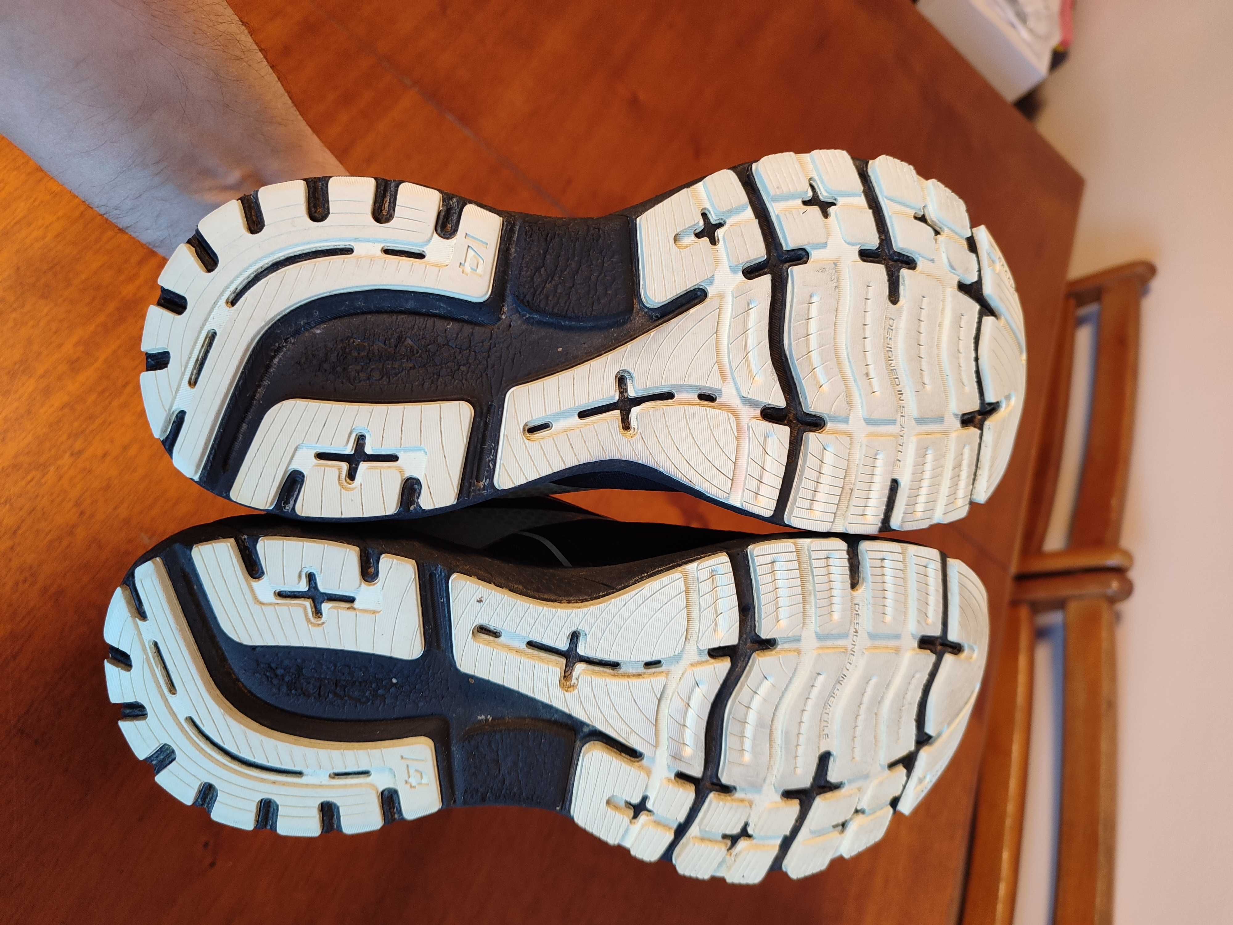 Кроссовки Brooks Gnost 14 Gore-tex 38,5р. стелька 24,5 см.