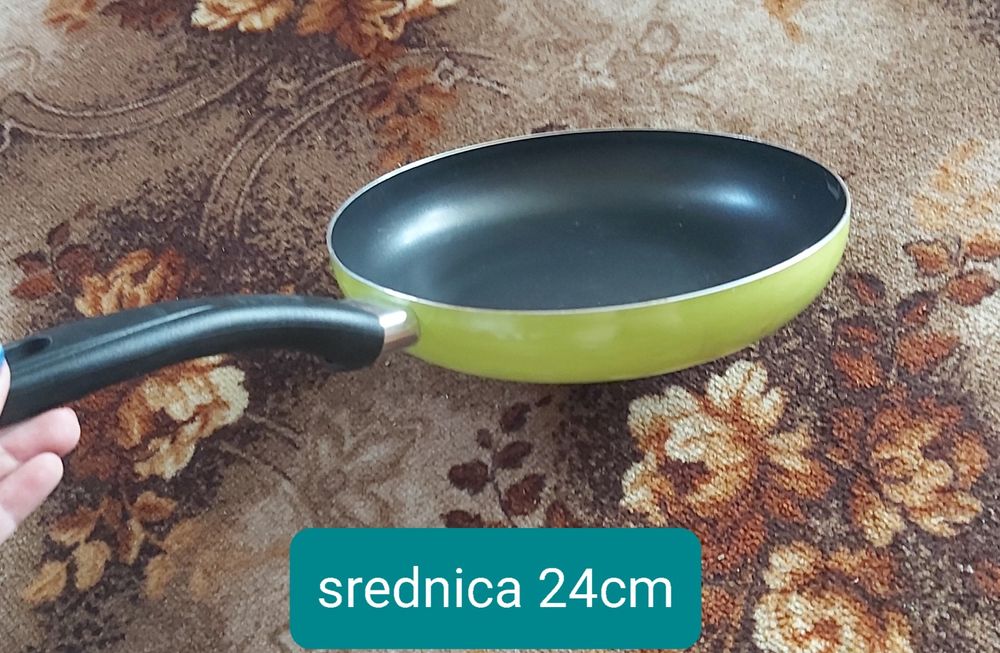 Patelnia 24 cm zielona kolorowa smukee