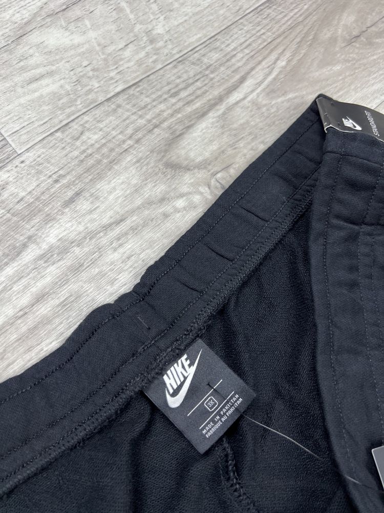 Nike standard fit шорты 3XL размер с этикеткой женские чёрные