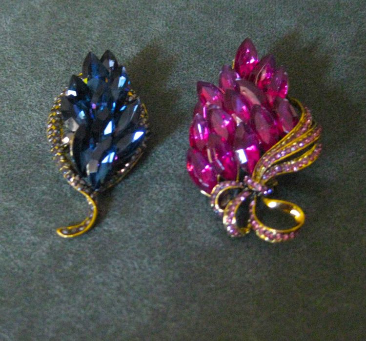 Alfinete / Broche Ramo Flores NOVO