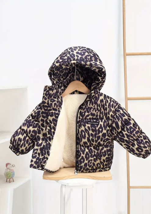 НОВА Зимова куртка на дівчинку 4-5 років , пуховик